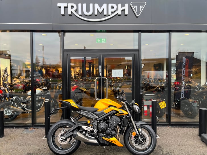 TRIUMPH STREET TRIPLE RS
