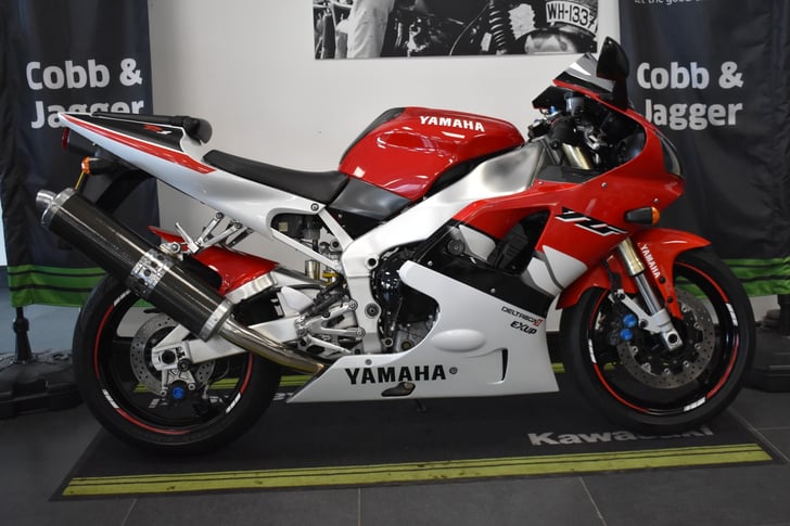 Yamaha YZF-R1