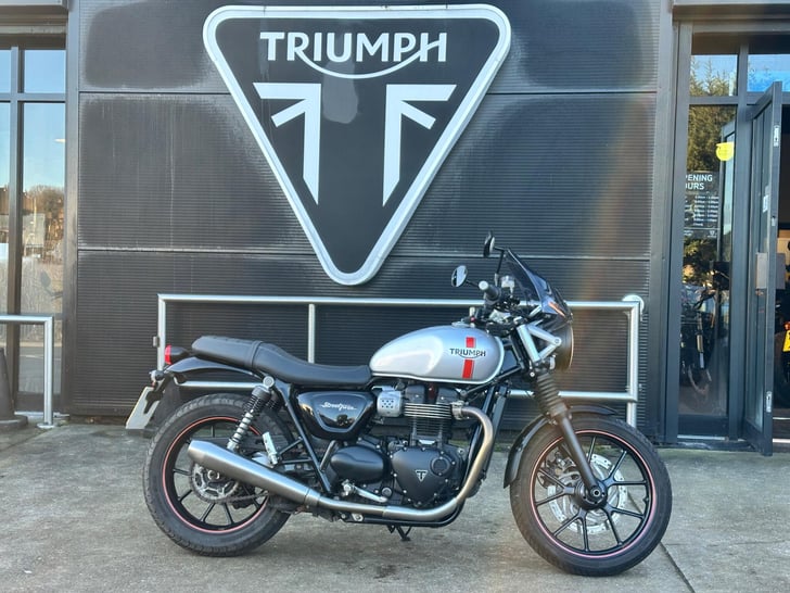 Triumph STREET TWIN 900