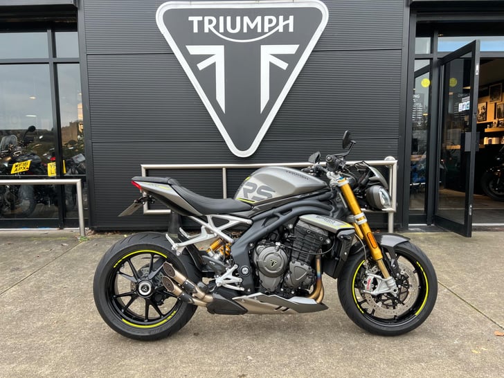 TRIUMPH SPEED TRIPLE 1200 RS