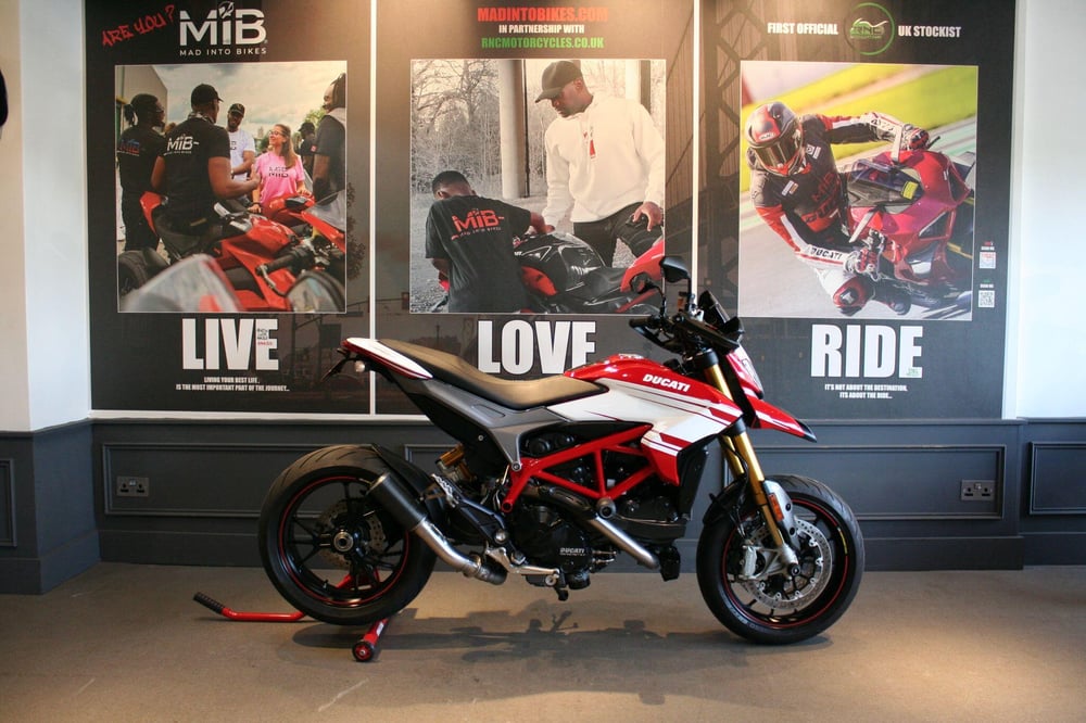 Used Ducati HYPERMOTARD 939 SP HYPERMOTARD 939 SP for sale in Watford