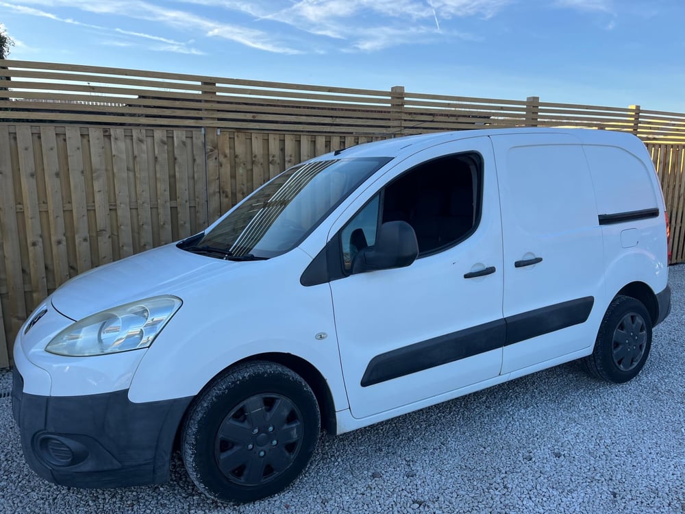 Used Peugeot PARTNER PARTNER 1.6 HDI 625 SE L1 4DR for sale in Chesterfield