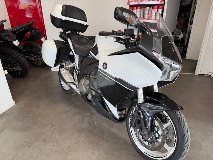 HONDA VFR1200F DCT