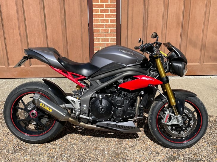 Triumph SPEED TRIPLE 1050