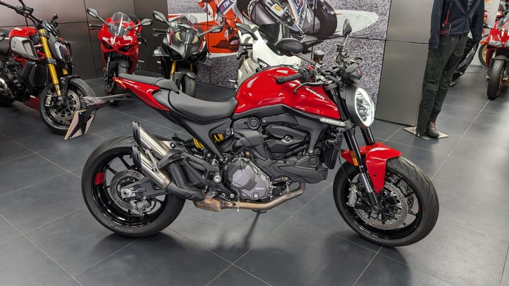 DUCATI MONSTER 937