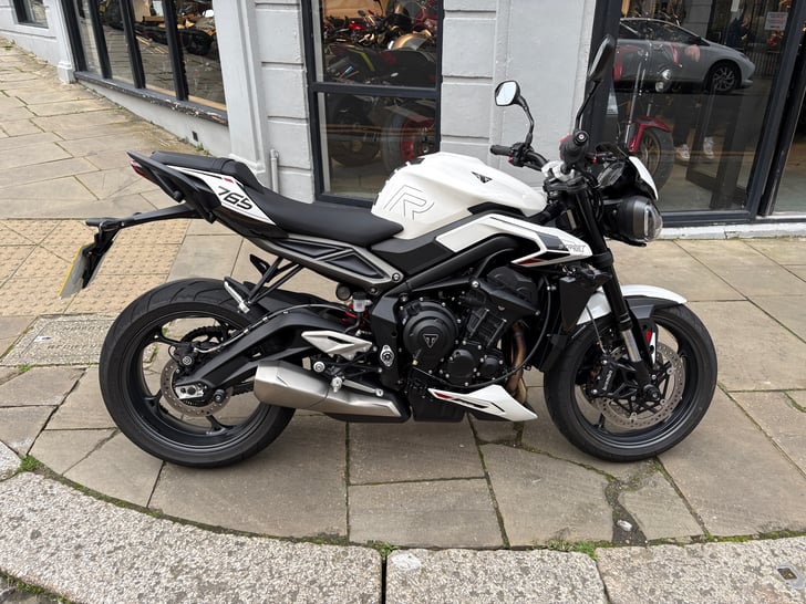 Triumph STREET TRIPLE 765 R