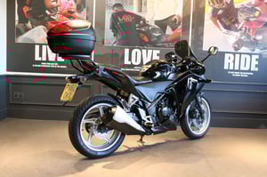 Used Honda CBR250R CBR250R MANUAL PETROL SUPER SPORTS for sale in Watford | Image 3