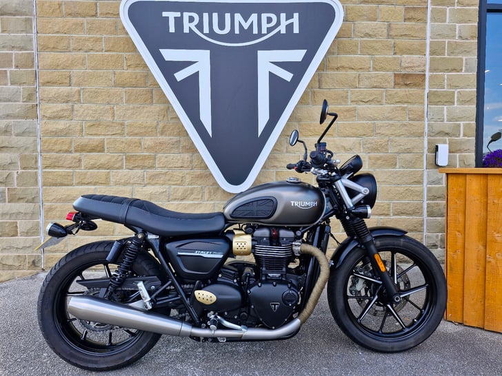Triumph STREET TWIN
