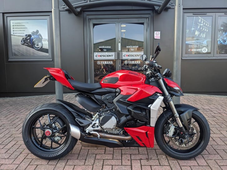 DUCATI STREETFIGHTER V2