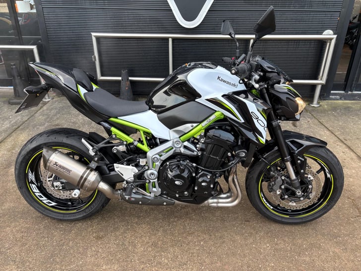 Kawasaki Z900 900 SUPERNAKED