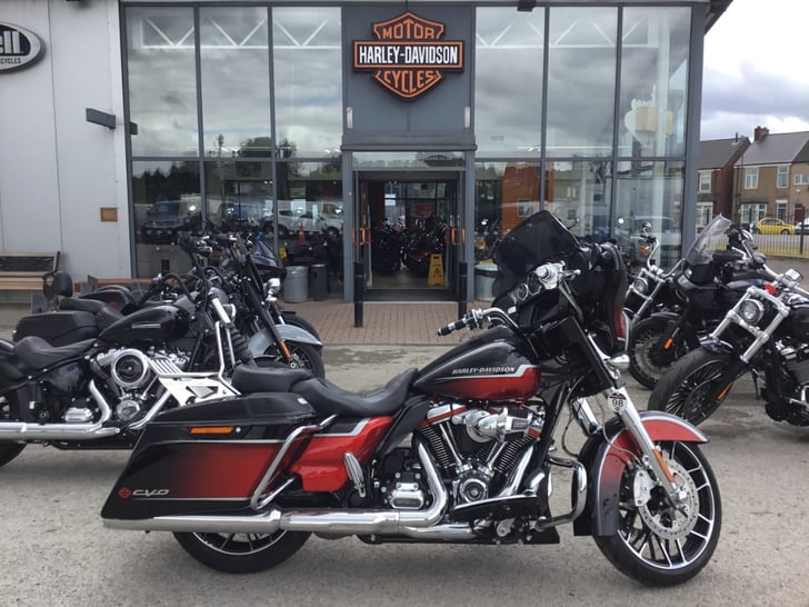 Harley-Davidson CVO STREET GLIDE