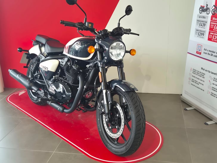 Royal Enfield Shotgun 650