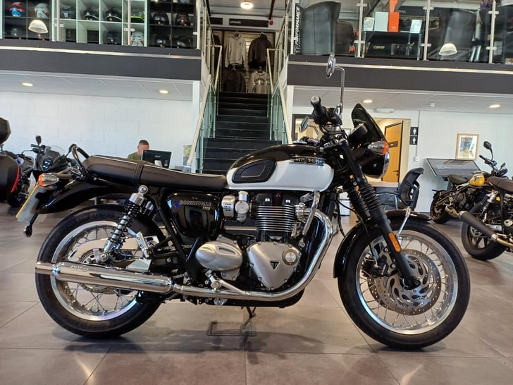 Triumph BONNEVILLE T120
