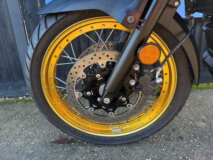 Suzuki V-STROM 650 XT