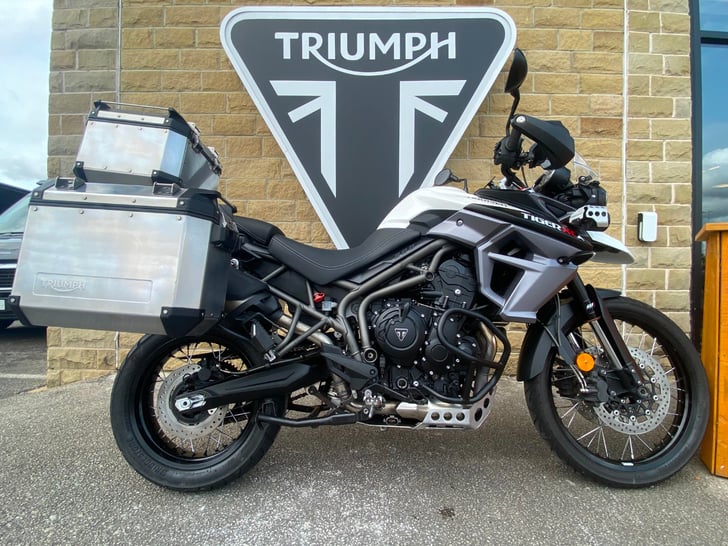 Triumph TIGER 800 XCA