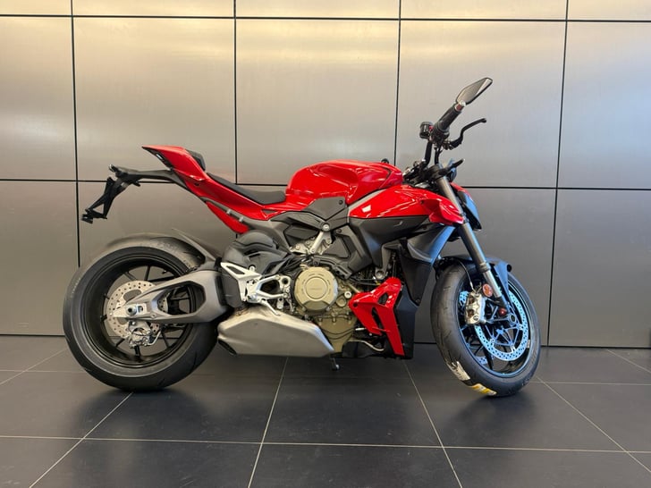 Ducati STREETFIGHTER V4