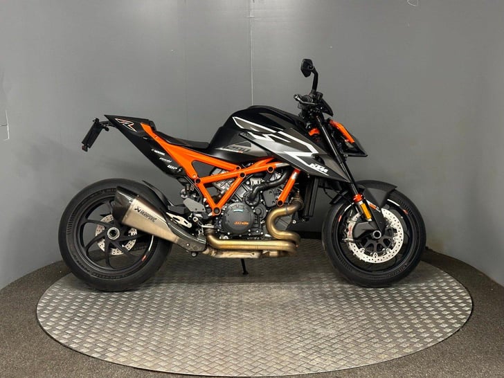 KTM 1290 SUPER DUKE R