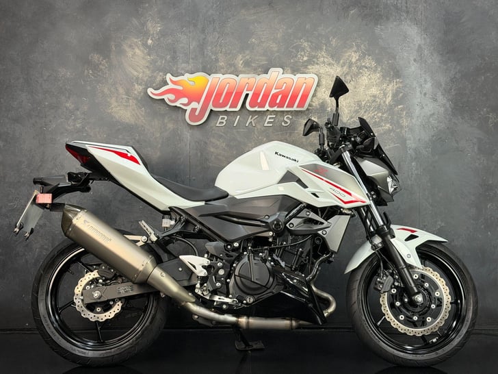 Kawasaki Z400 400 SUPERNAKED