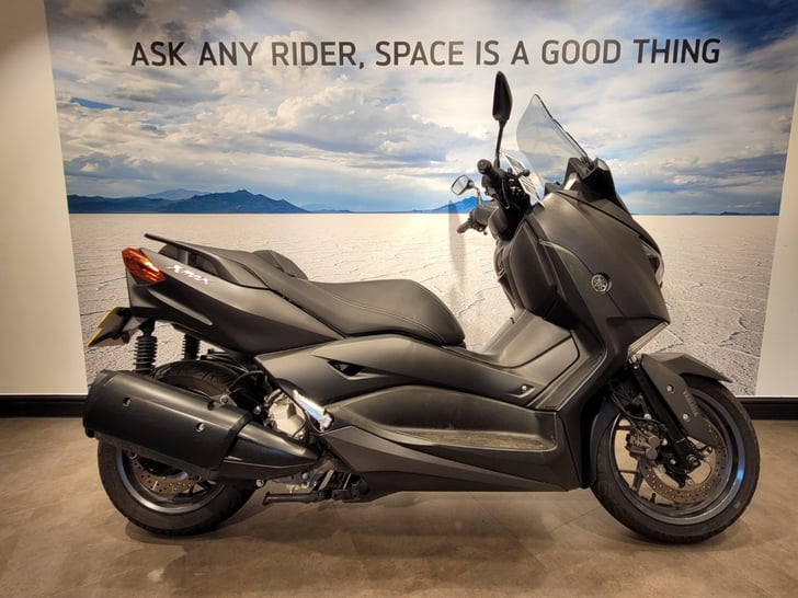 Yamaha XMAX 300