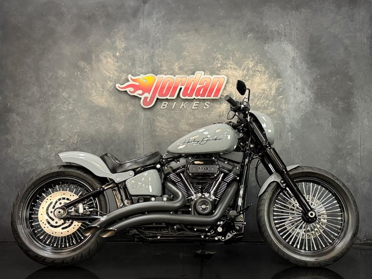 Harley-Davidson SOFTAIL 1868 FXBBS STREET BOB