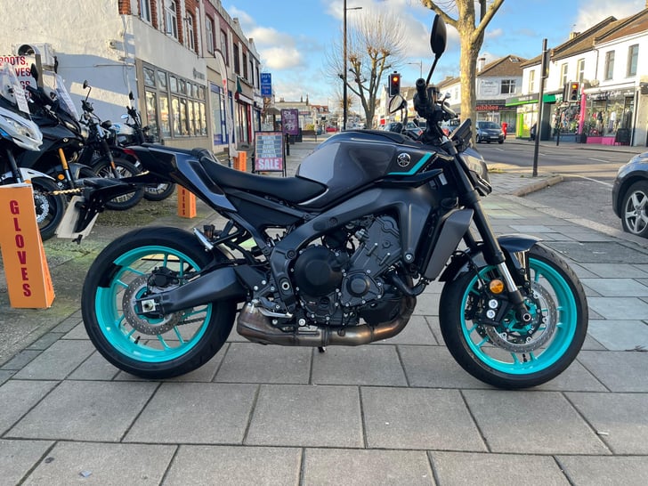 Yamaha MT-09 900 HYPER-NAKED EURO 5