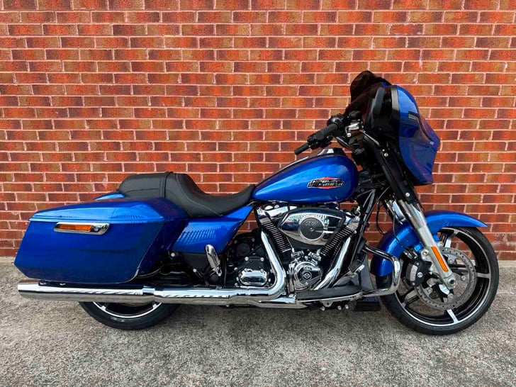HARLEY-DAVIDSON FLHX STREET GLIDE 117 