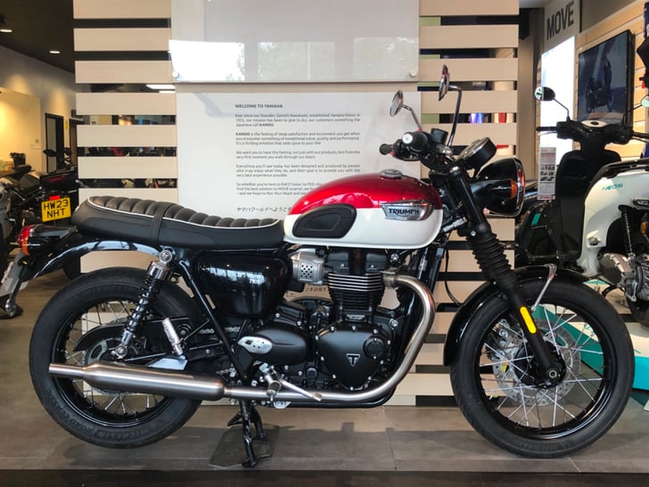 Triumph BONNEVILLE T100