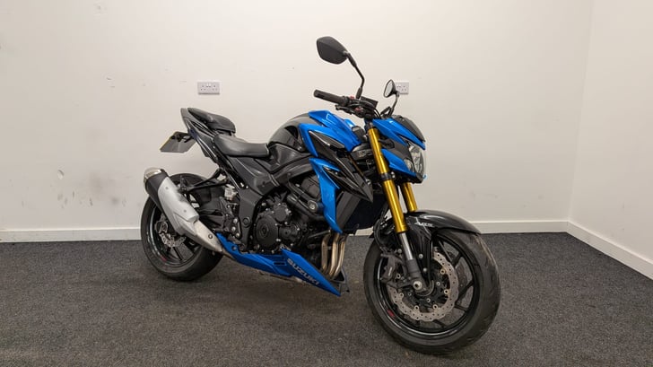 Suzuki GSX-S750