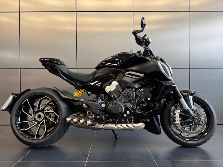 Ducati DIAVEL V4