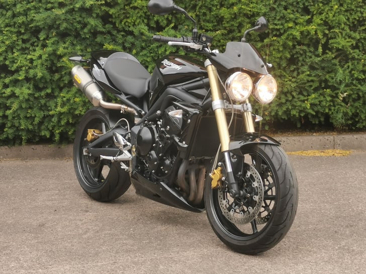 TRIUMPH STREET TRIPLE