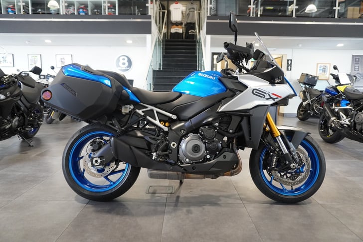 Suzuki GSX-S1000GX+