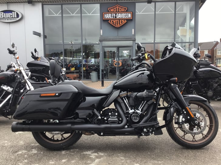 Harley-Davidson FLTRXST ROAD GLIDE ST 