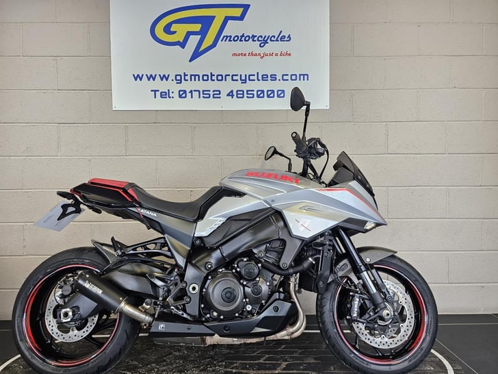 SUZUKI GSXS 1000 S KATANA 
