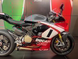 Used Ducati Panigale V2 Superquadro Final Edition PANIGALE V2 SUPERQUADRO FINAL EDITION for sale in Newcastle Under Lyme  | Image 3