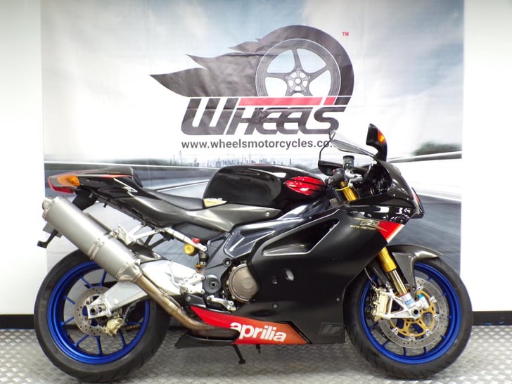Aprilia RSVR FACTORY 