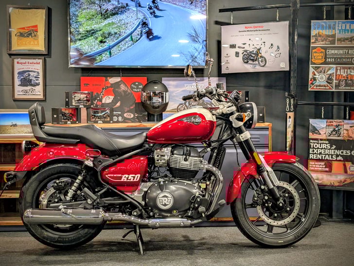 Royal Enfield SUPER METEOR 650