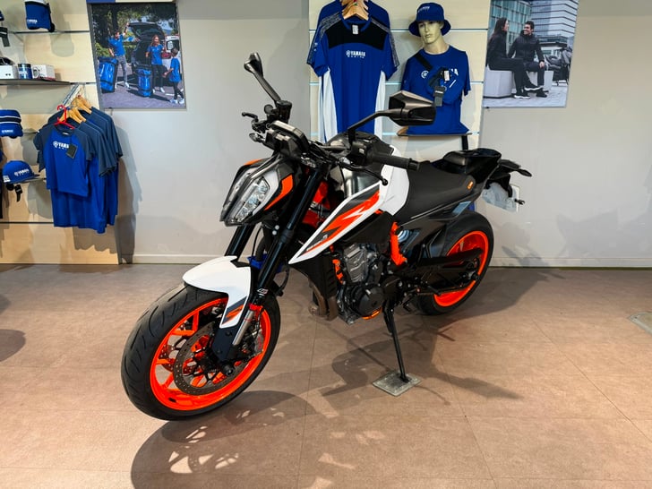 KTM 890 DUKE R