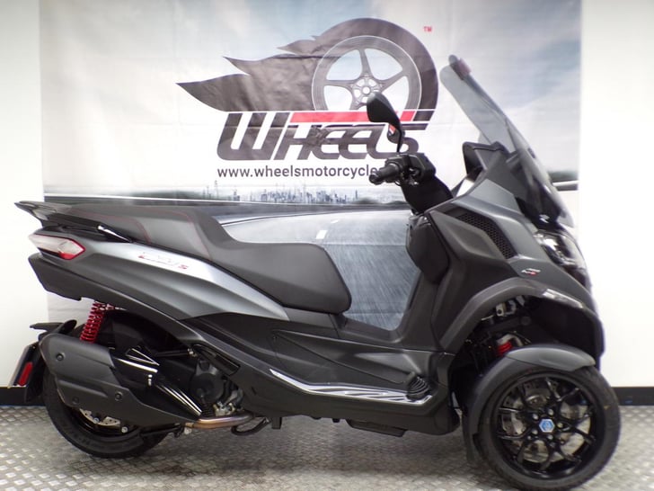 Piaggio MP3 400 HPE SPORT 