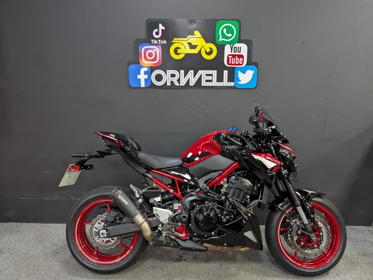 KAWASAKI Z900 FRFBN 24YM 