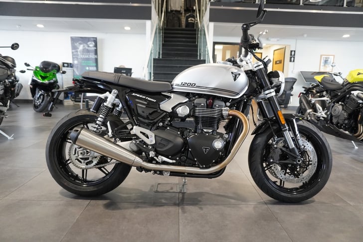 TRIUMPH SPEED TWIN 1200