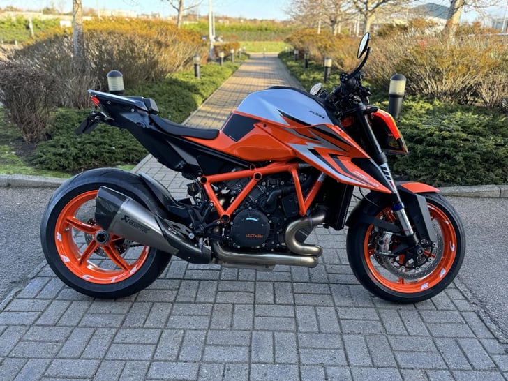 KTM 1290 SUPER DUKE R EVO