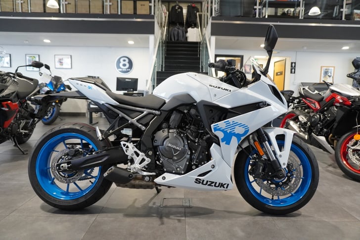 Suzuki GSX-8R