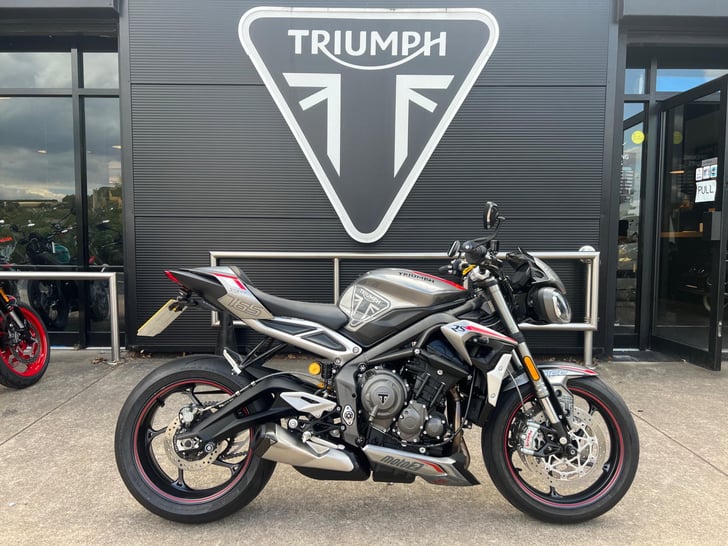 TRIUMPH STREET TRIPLE 765 RS