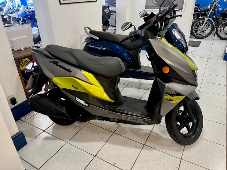 Suzuki Avenis 125