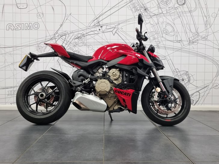 Ducati STREETFIGHTER V4