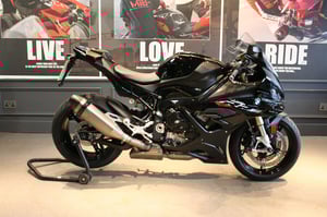 Watch video of BMW S 1000 RR S 1000 RR 1000 SPORT CLAW-SHIFTED in Watford