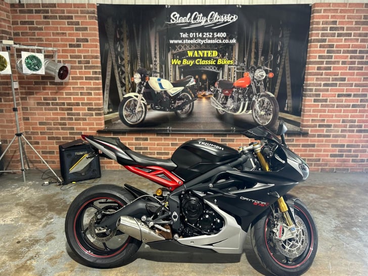 Triumph DAYTONA 675
