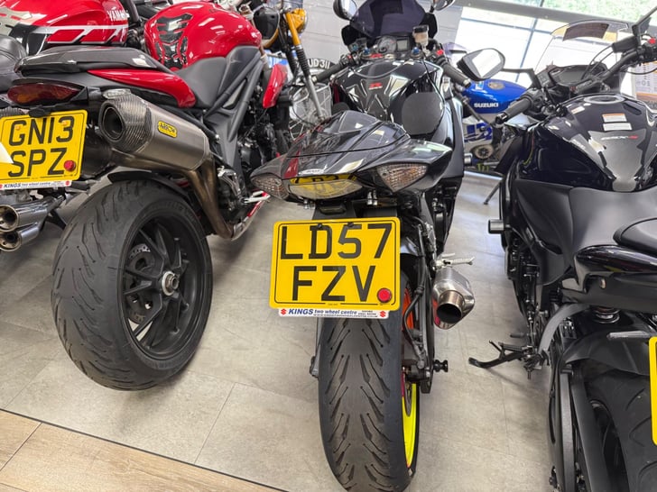 Suzuki GSX-R1000 GSXR1000K7