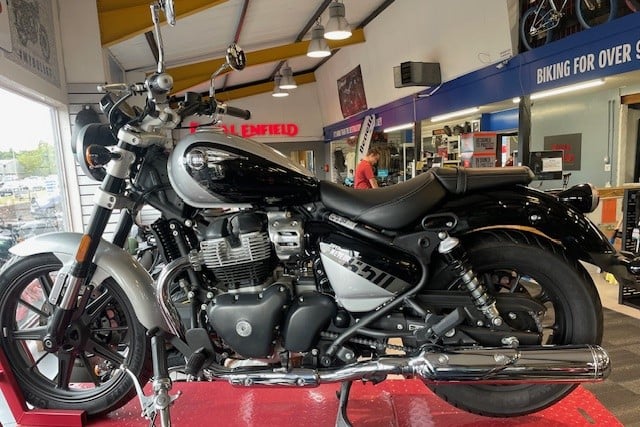Royal Enfield SUPER METEOR 650