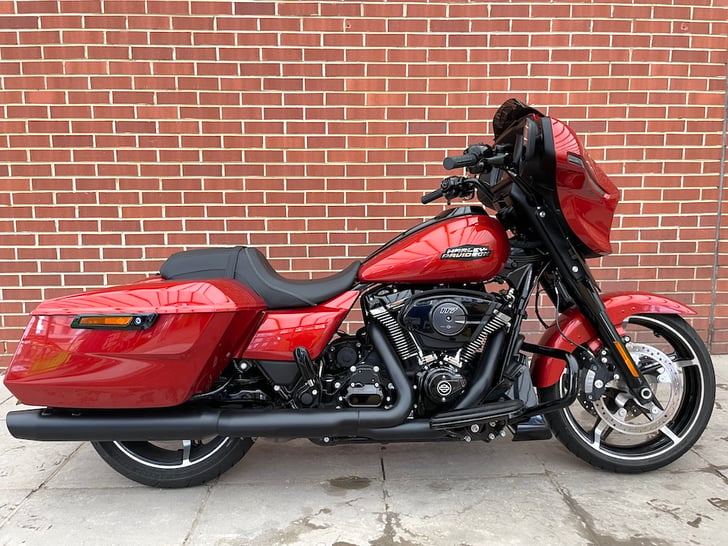 HARLEY-DAVIDSON TOURING FLHX STREET GLIDE